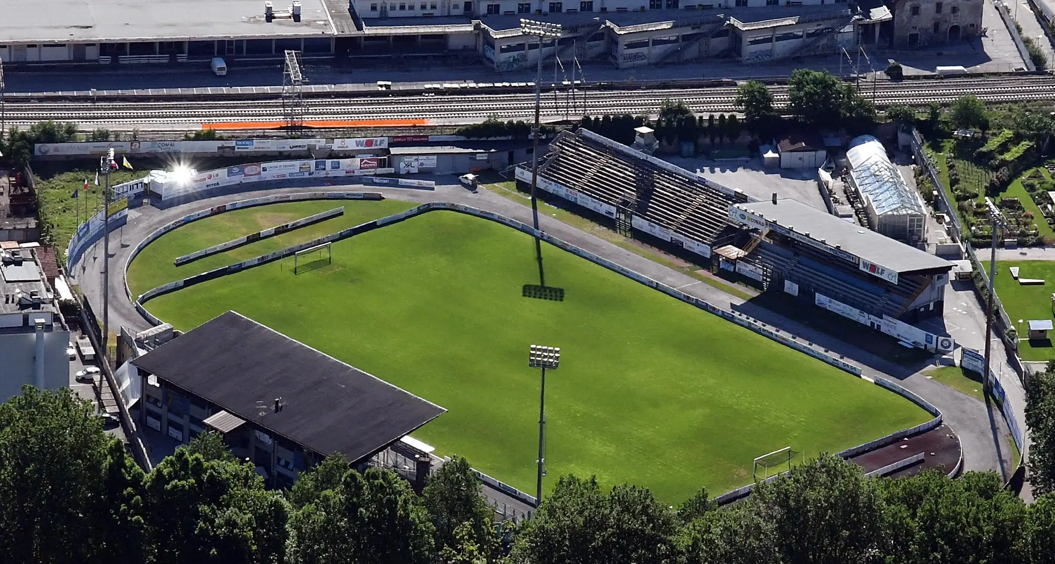 Nuovo stadio per il calcio Trento, la Provincia lo vuole a Mattarello, il Comune all’Italcementi