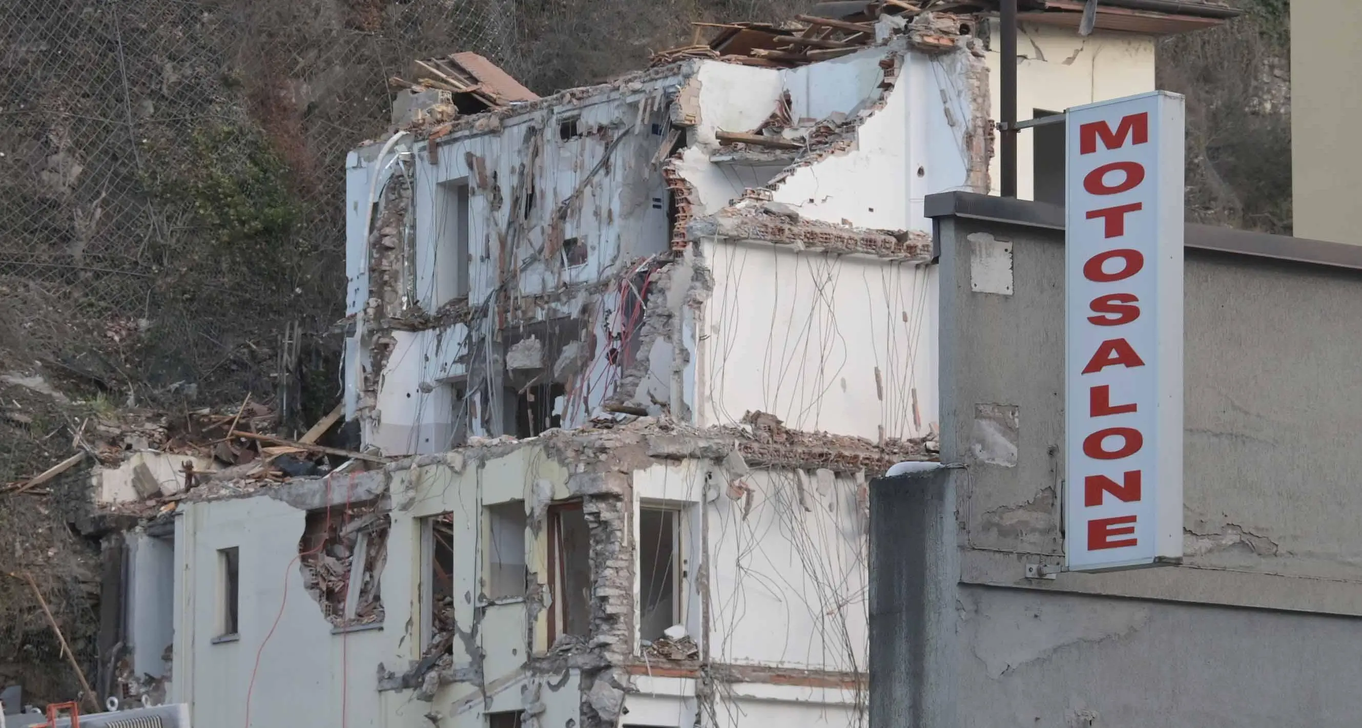 Cantiere del bypass, 200 residenti sono andati via, gli esercizi di via Brennero: \"Un danno enorme\"