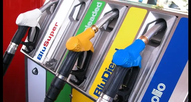 Carburanti: Mimit, Ferragosto con prezzi a minimi dal 2021