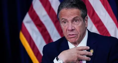 Dopo le accuse di molestie sessuale si dimette il governatore dello Stato di New York