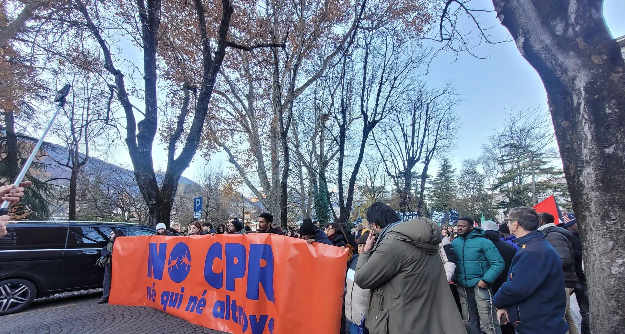 Trento in strada contro il Cpr: centinaia di persone alla manifestazione