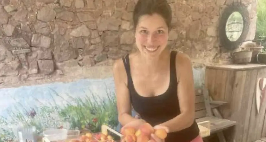 Albicocche, la sfida di Virginia Gualdi: dopo la laurea il lavoro in campagna