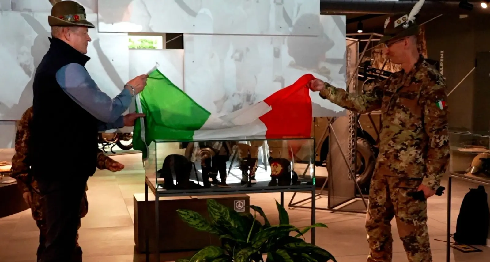 Trento, al Museo degli Alpini il cappello del generale Graziano