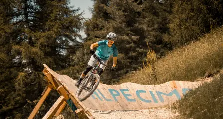 A dieci anni si butta giù per la Martinella in bici da downhill: ferita e soccorsa una bambina vicentina