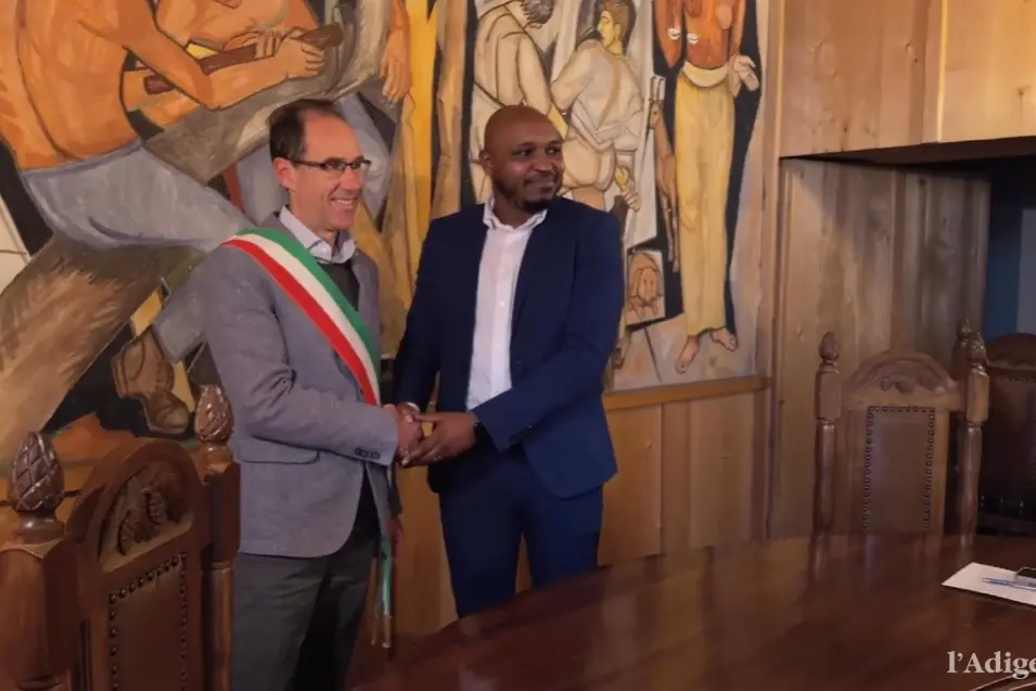 Alain Pacifique, una storia di speranza. Testimone del genocidio in Ruanda, giura per la cittadinanza italiana a Piné