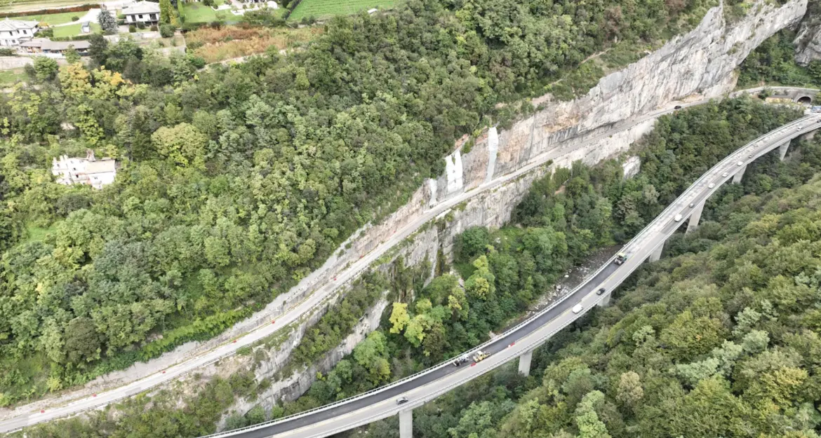 Per un mese, chiusura notturna di una corsia del viadotto dei Crozi verso Pergine, iniziano i lavori