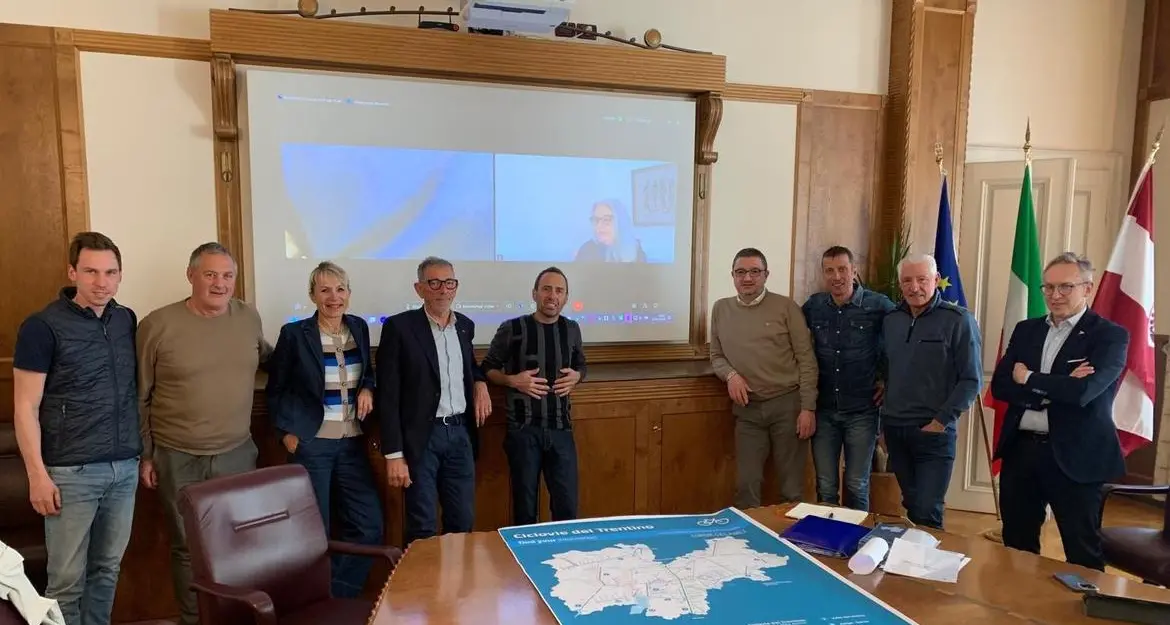 Pedalare in sicurezza: al via in Trentino una sperimentazione sulle ciclabili