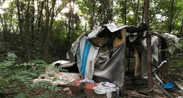 Area ex Sloi, sgomberati gli accampamenti abusivi: area bonificata e riconsegnata al custode