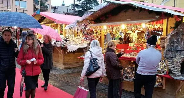Critiche al Natale di Rovereto. Il Consorzio ribatte: «È tutto ok»