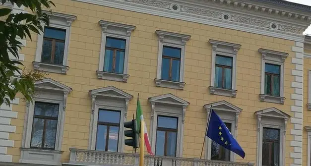 Abusava delle figlie bambine: 39enne trentino condannato a sei anni