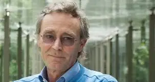Torna Vitali con dei libri inediti: la sua è scrittura è in grado di affrontare tematiche serie con un’estro piacevole ed ironico