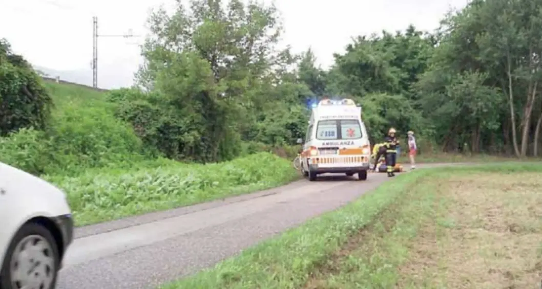 Giro in bici tra amici finisce in tribunale: un 77enne imputato di lesioni stradali