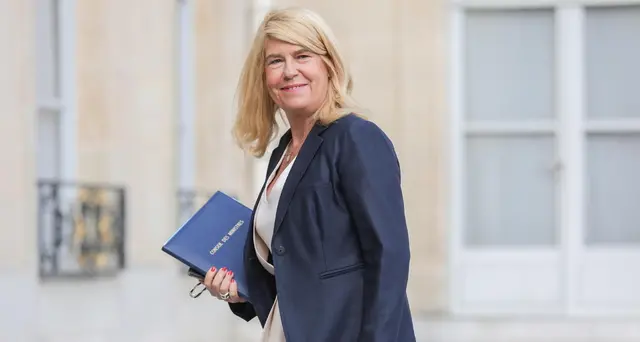 Francia: le desistenze superano già quota 200