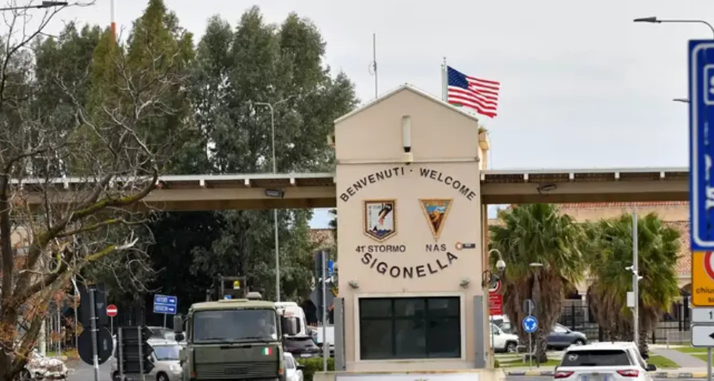 Crosetto ha negato agli Usa l’utilizzo della base aerea di Sigonella