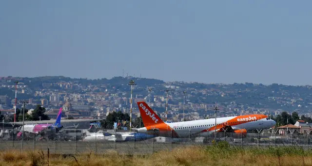 Etna: tornano normali le attività di volo all'aeroporto di Catania