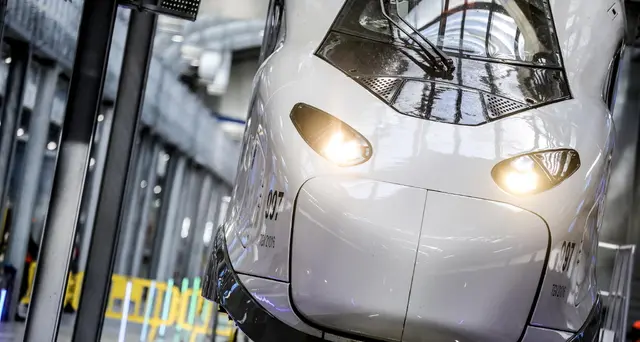 Francia: macchinista si getta da treno in corsa, caos linea Tgv
