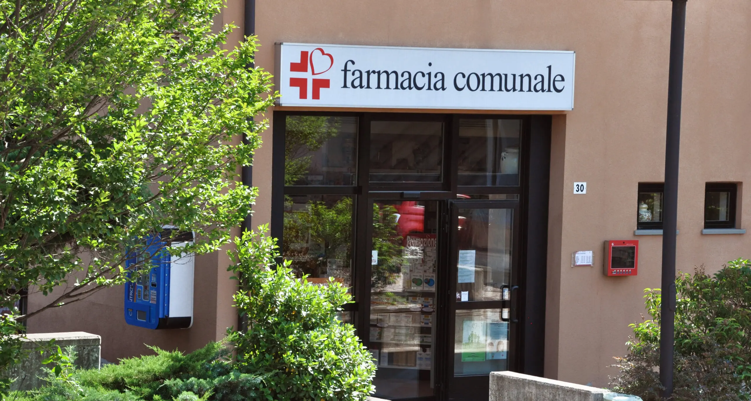 Il caso della farmacista di Meano, allontanata dal suo posto, ma la gente chiede che rimanga lì
