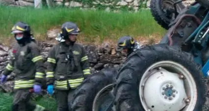 Dramma a Castione: si ribalta con il trattore, agricoltore del posto trovato morto