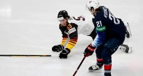 Sta meglio il bimbo finito in coma dopo essere stato colpito da un dischetto di hockey. La toccante lettera dei genitori