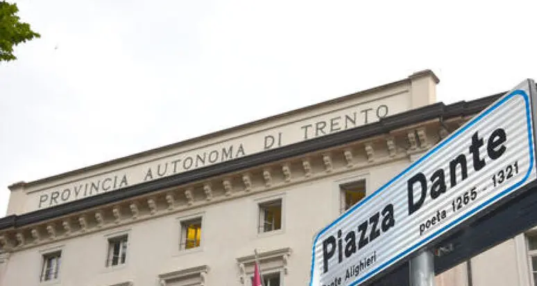 Aumenti del 6% in busta paga per 38.000 dipendenti pubblici: in media 147 euro lordi al mese