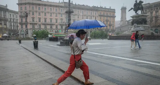 Maltempo: pioggia, vento e grandine su Milano