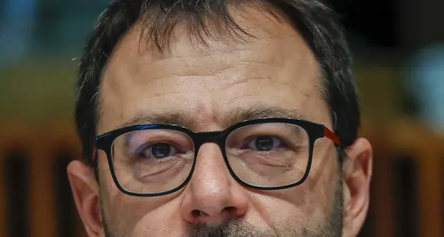 Salario minimo: Patuanelli, approvarlo in questa legislatura