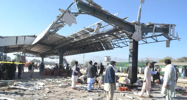 Pakistan: bomba alla stazione di Quetta, i morti sono 22