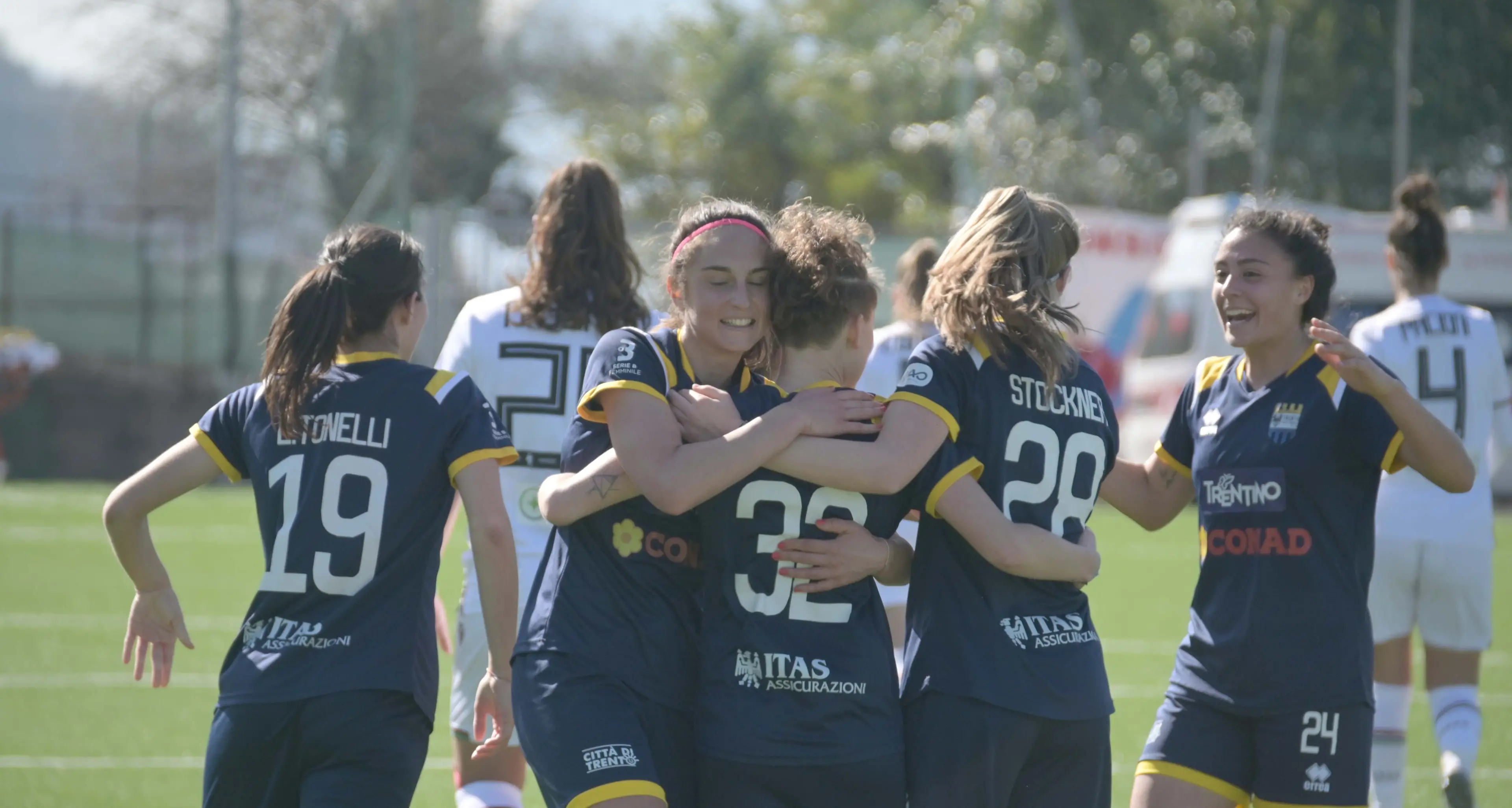 Niente da fare per le aquilotte del Trento, travolte dalle sei reti di Ternana