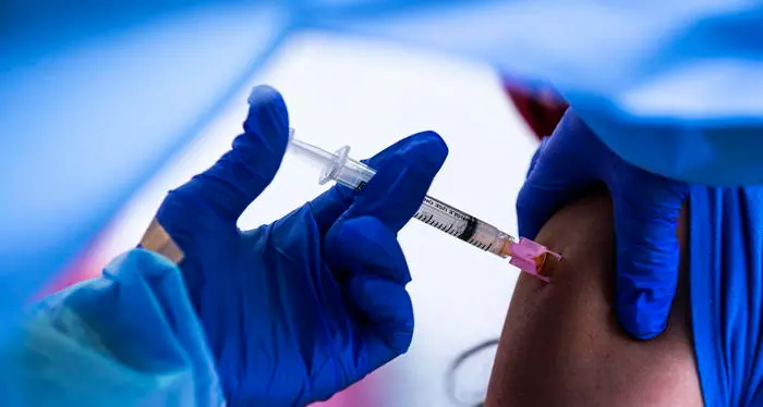 Vaccini, in Trentino segnalate 1726 reazioni avverse: «L’83% non sono gravi»