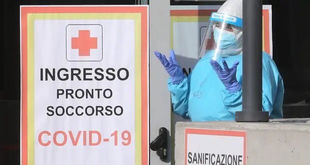 Gimbe: aumentano i casi Covid, nelle intensive aumento del 12,9% in sette giorni