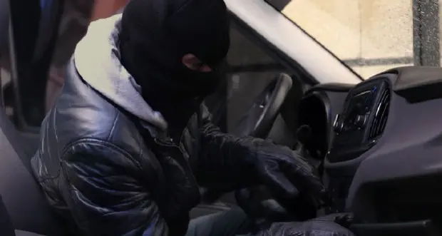 Gardolo, Fratelli d’Italia: “Rubata un’auto e danneggiato un altro veicolo, ora basta”