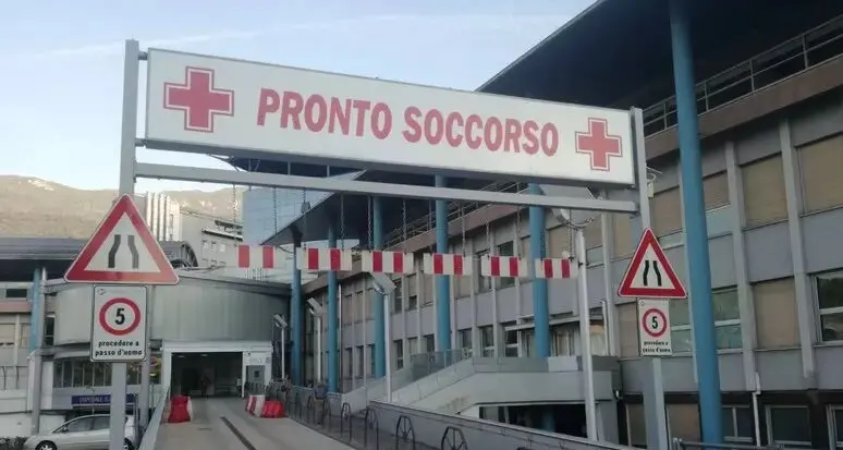 Incidente a Trento Nord: moto sbalzata, ferito grave al Santa Chiara