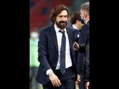 Tecnico di calcio esprime frustrazione attraverso dichiarazione pubblica sui social media, circondato da tensioni dirigenziali