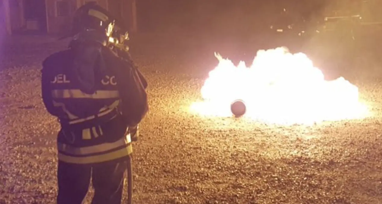 Incendio a Fai della Paganella, distrutta dalla fiamme una legnaia