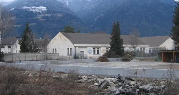 Addio alla caserma De Cobelli di Brunico: dove era ospitato il Val Brenta, sorgeranno case popolari