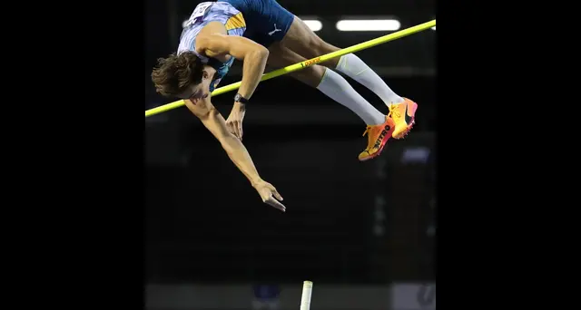 Atletica: salto asta, Duplantis alza record mondiale a 6,27 m