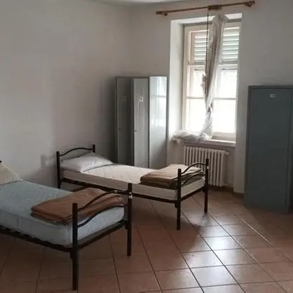 Freddo e dormitori straordinari, Verdi, Sinistra e Campobase sollecitano la Provincia: «Almeno duecento persone costrette a dormire all'aperto»