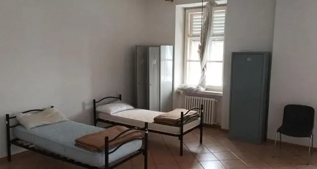 Freddo e dormitori straordinari, Verdi, Sinistra e Campobase sollecitano la Provincia: «Almeno duecento persone costrette a dormire all'aperto»