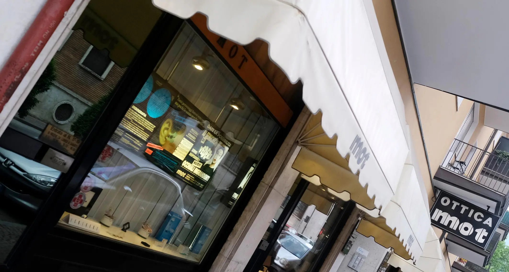 Negozi di ottica a Trento: addio bottega Mot di via Galilei, venduta al gruppo Megavision