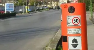 I sette bravi ragazzi di Laives presi a distruggere un autovelox