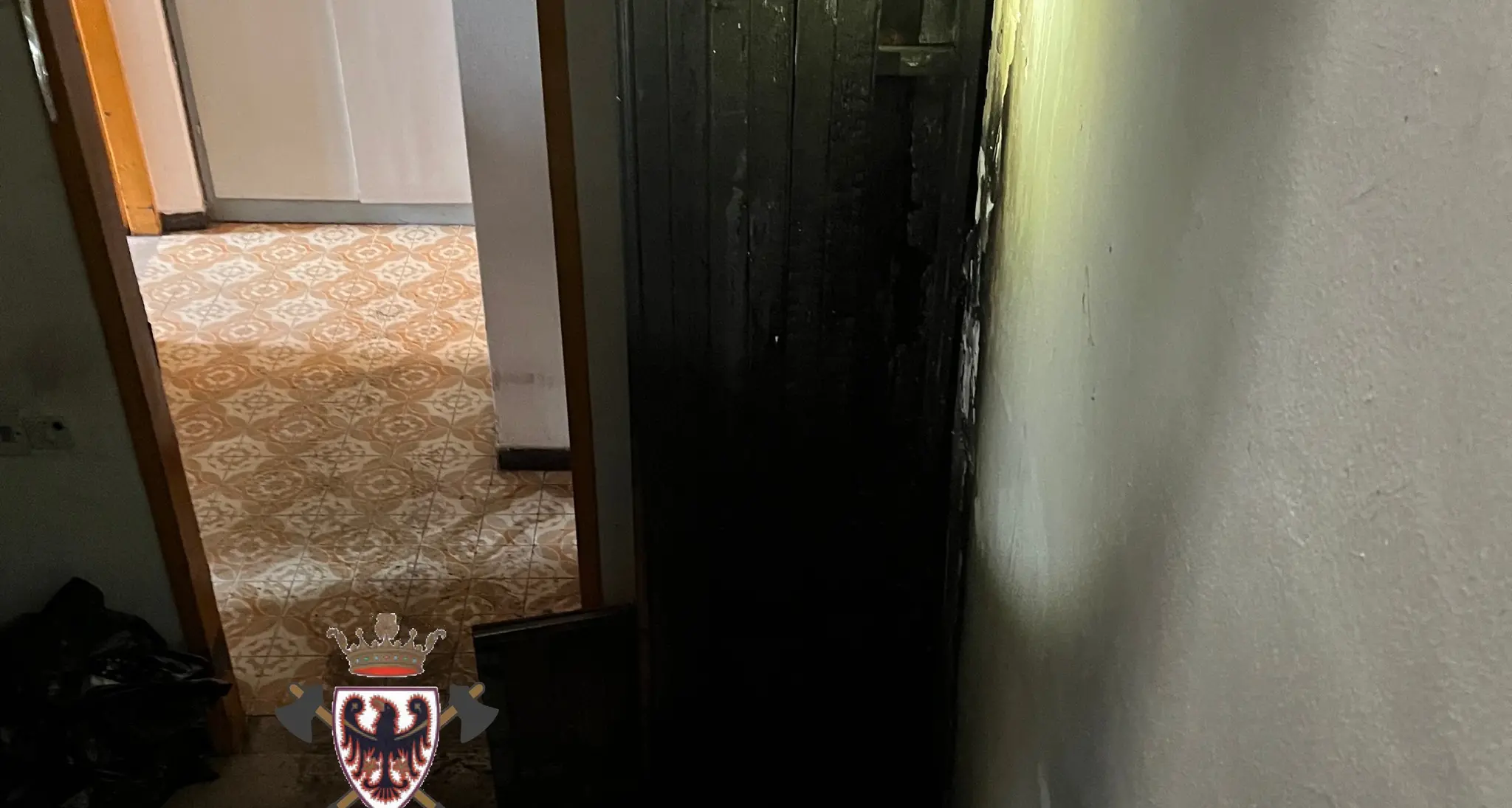 Fiamme nel giroscale di un'abitazione a Serso: nessun ferito