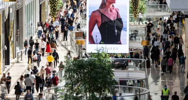Istat: a novembre risale fiducia per consumatori e imprese