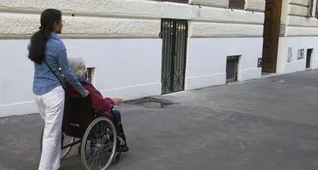 Badanti. Aumento sacrosanto, non diventi l’occasione per la crescita del lavoro nero