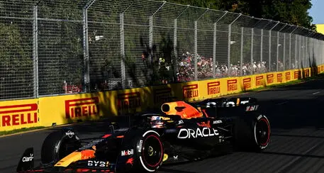 In Australia un altro disastro Ferrari, vince Verstappen