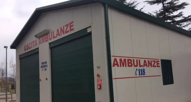 Il malumore serpeggia fra gli autisti di ambulanza a Cles: due fazioni contrapposte, e l’Azienda manda una psicologa a mediare