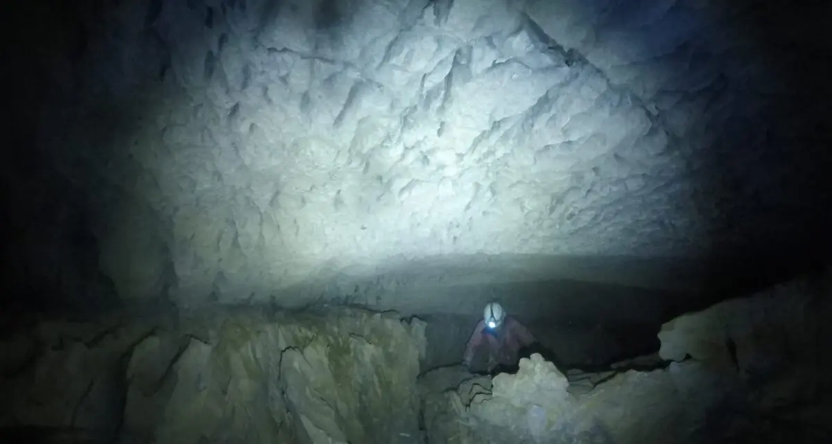 Nuove eccezionali scoperte degli speleologi Sat nella abissale grotta \"del Laresot\" nel gruppo del Brenta