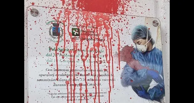 Scritte no vax: il sindaco, le telecamere hanno ripreso tutto