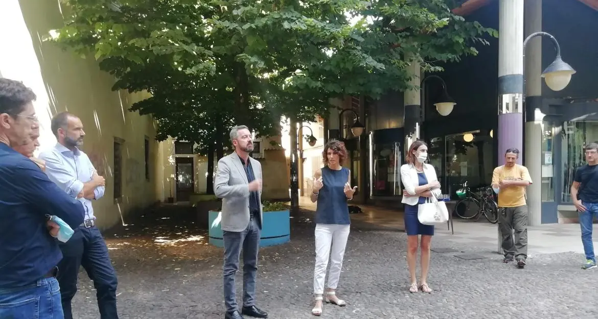 Passaggio fra via Suffragio e piazza Mostra, si alla chiusura notturna contro il degrado