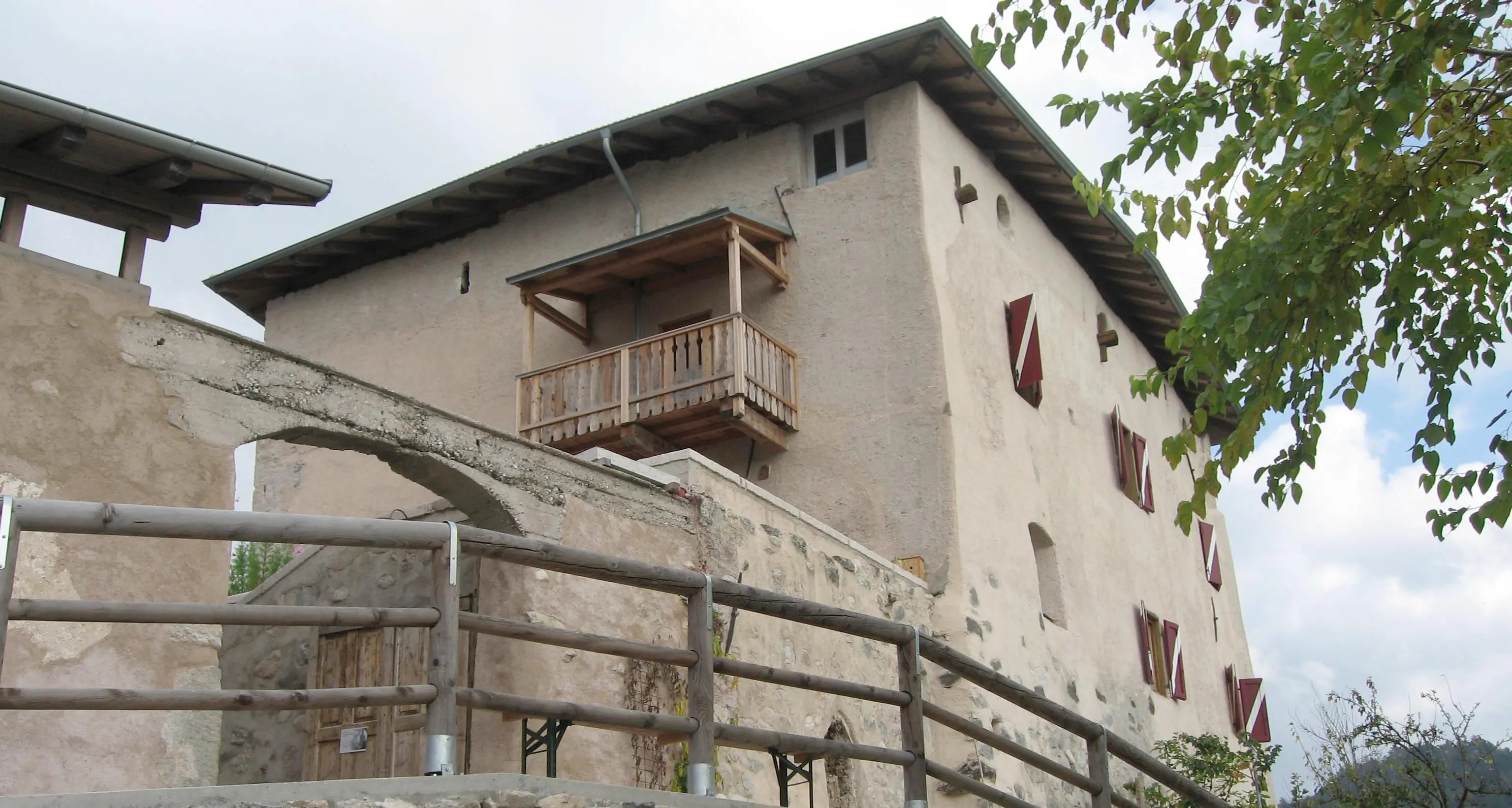 Chi vuole comprarsi un castello? A Vasio, in Val di Non, andrà all'asta a partire da 378 mila euro