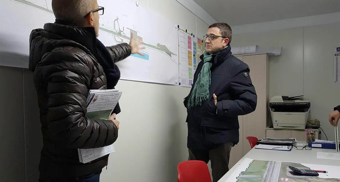 Valsugana, il raddoppio della statale non piace ai contadini: «Il 2+2 ci porterà via 30 ettari di campi ed è inutile»